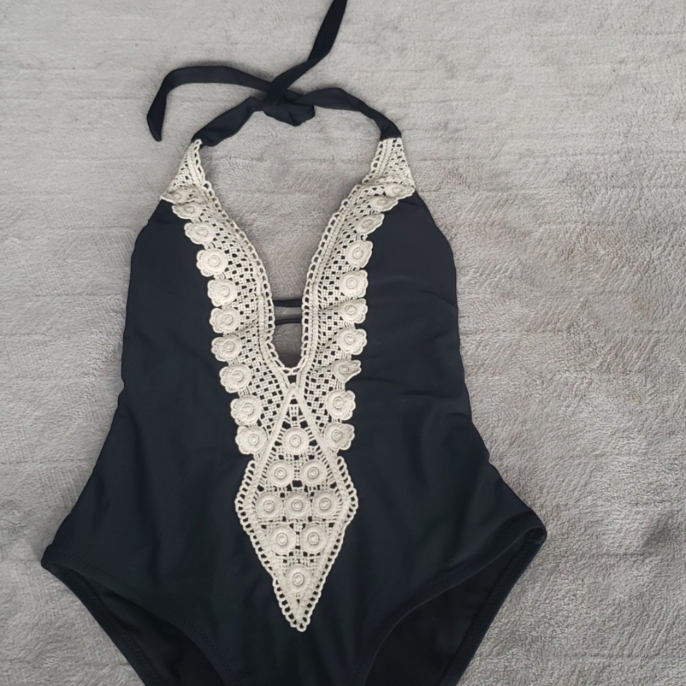 Kona Sol Black One Piece, plunging, low back ~ S 🖤💥